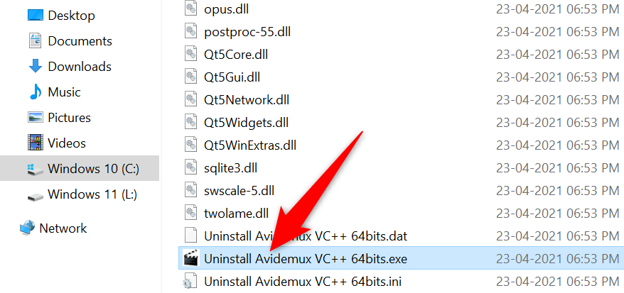 تم تمييز "إلغاء تثبيت Avidemux VC++ 64bits.exe" في مستكشف ملفات Windows