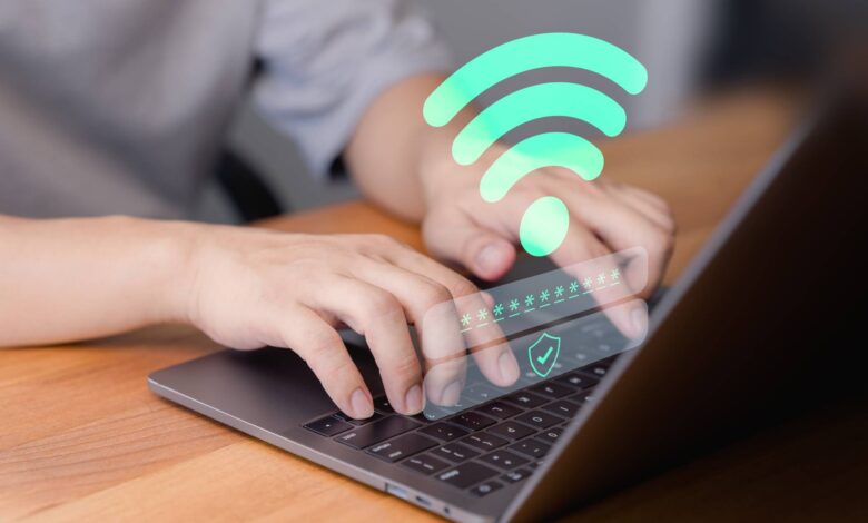 كيفية تكوين Windows لاتصال Wi-Fi أكثر أمانًا