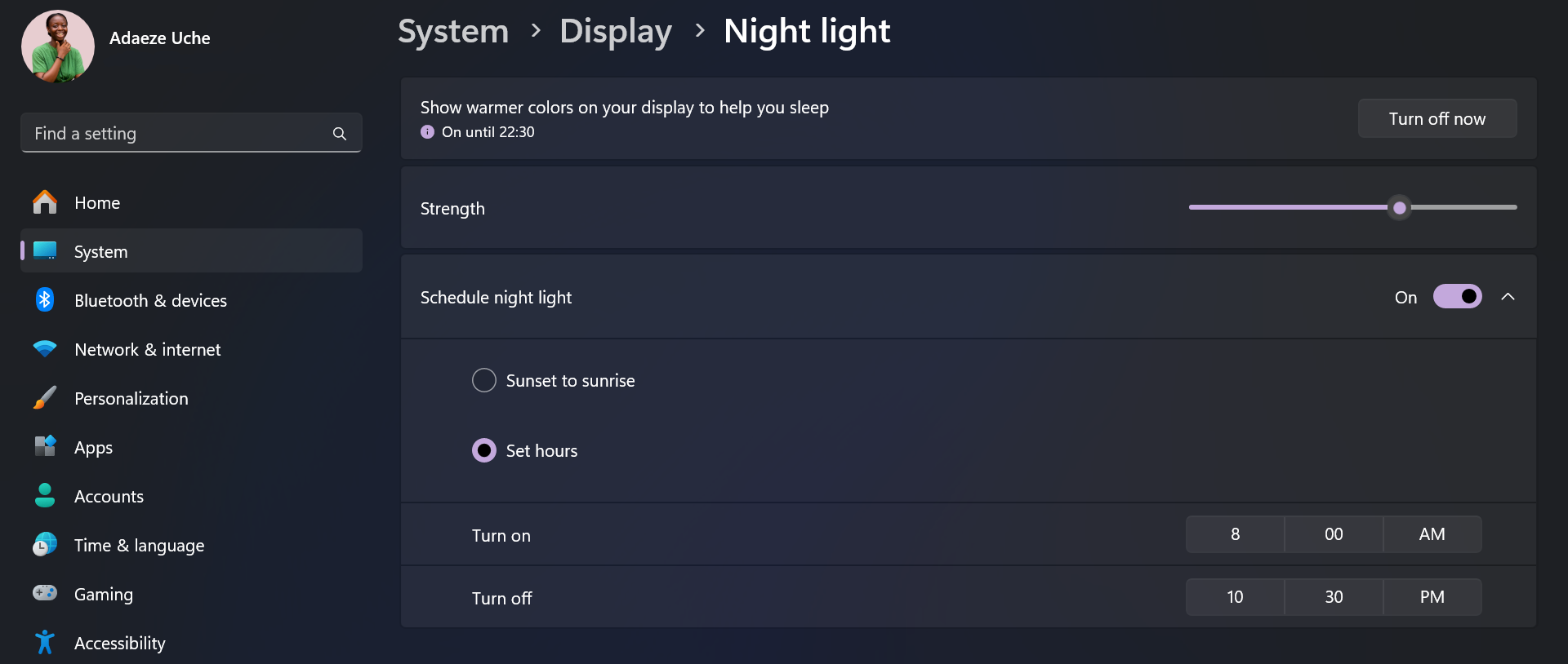 يتم عرض ميزة Night Light في تطبيق الإعدادات على كمبيوتر محمول يعمل بنظام التشغيل Windows 11