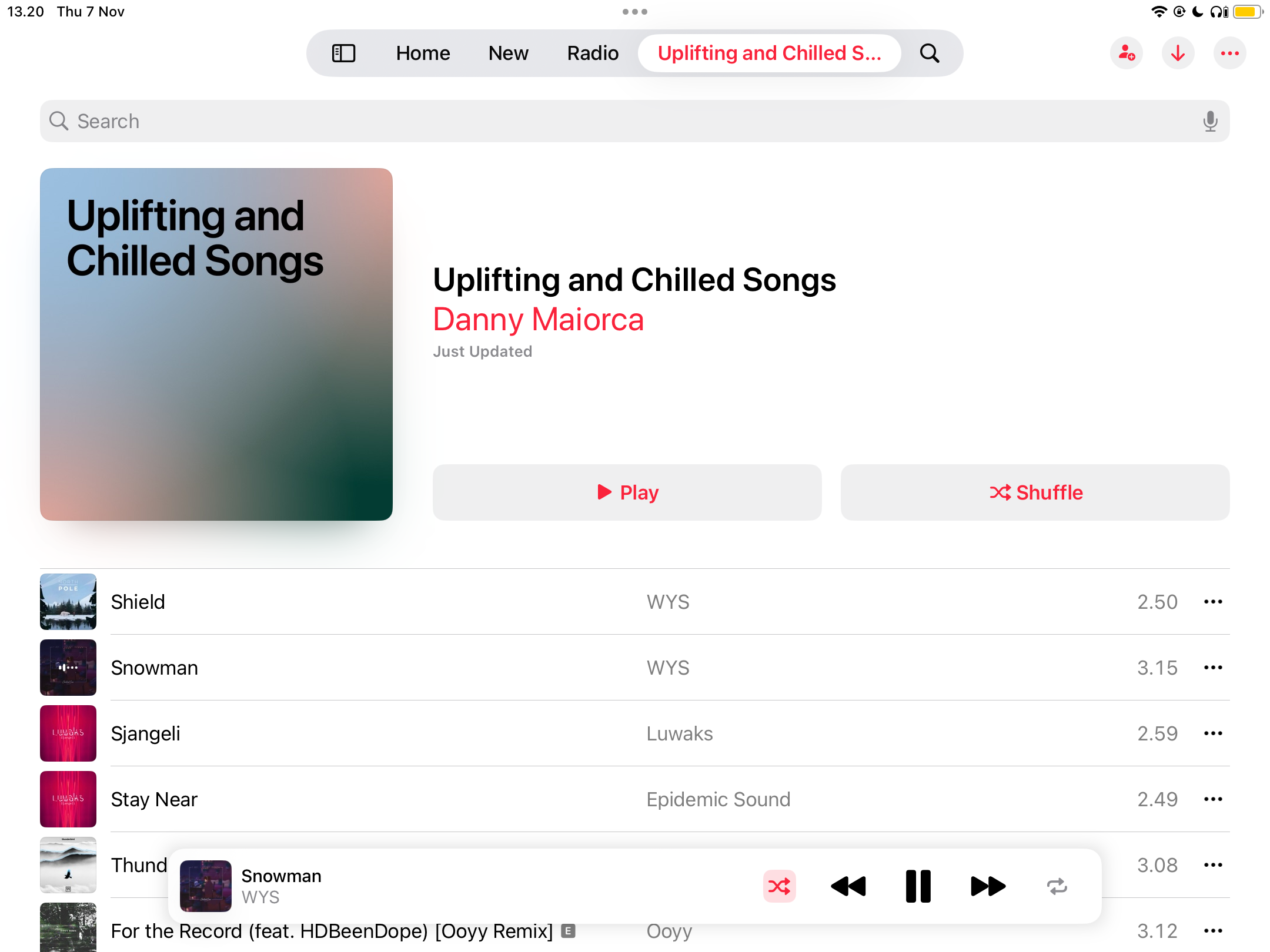 قائمة تشغيل راقية تم إنشاؤها في Apple Music 