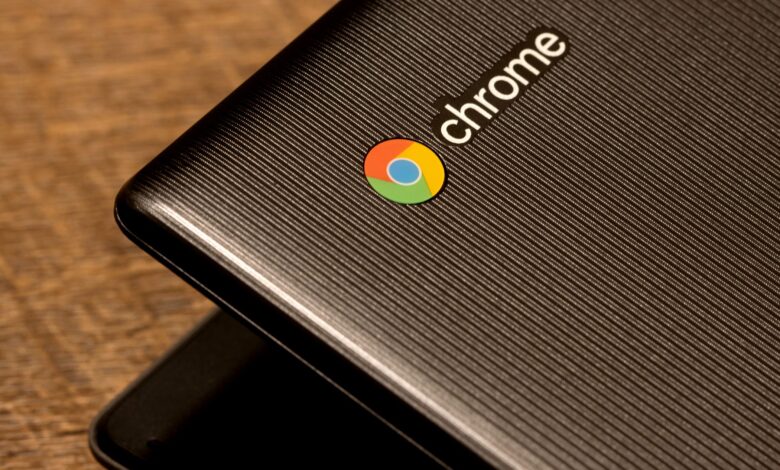 لماذا أستخدم جهاز Chromebook ككمبيوتر محمول السفر الخاص بي - وكيف يتمسك به