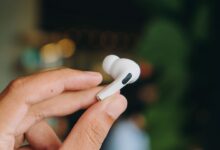 نعم ، تعمل AirPods مع Android: ولكن إليك الصيد!