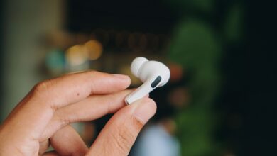 نعم ، تعمل AirPods مع Android: ولكن إليك الصيد!