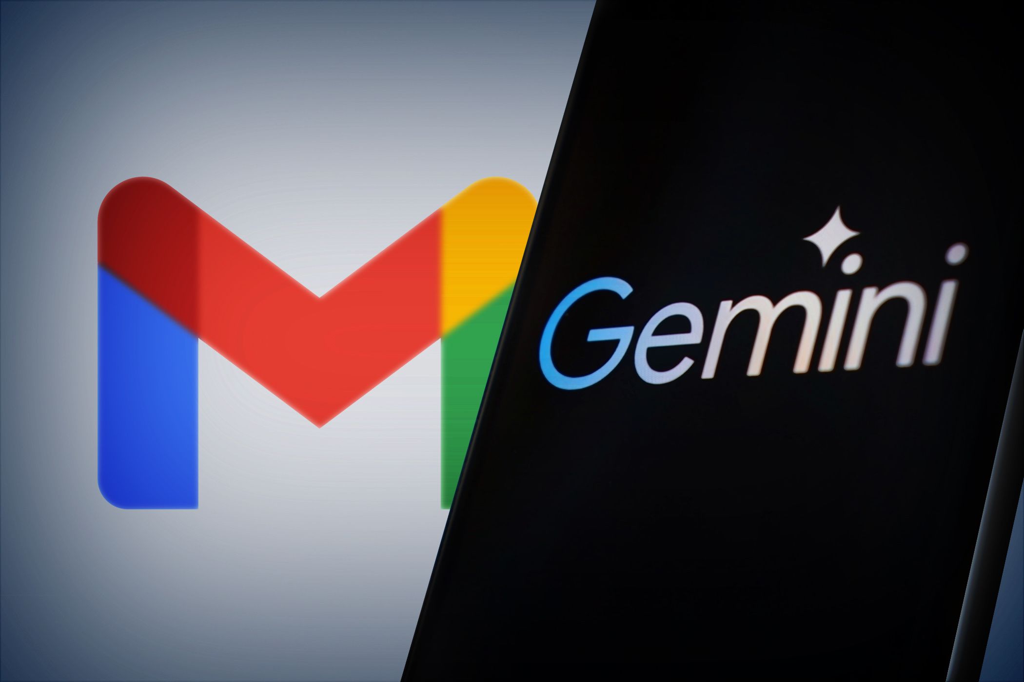 شعارات Gmail و Gemini جنبًا إلى جنب ، ترمز إلى التكامل أو مقارنة خدمات البريد الإلكتروني وتكنولوجيا الذكاء الاصطناعي